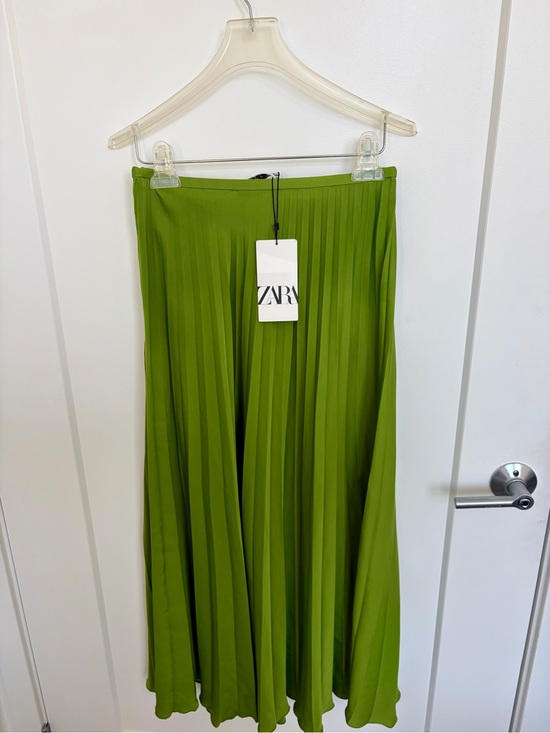 Zara Dresses & Skirts - Zara Lime Green Pleated Midi Skirt